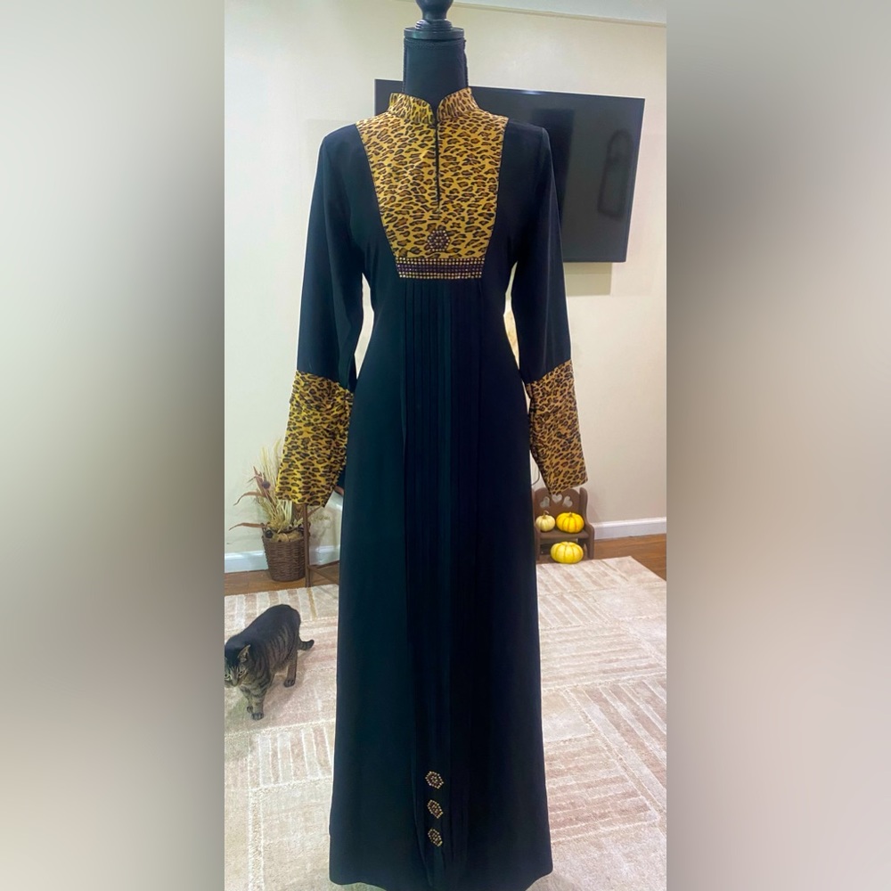 Middle eastern modest dress